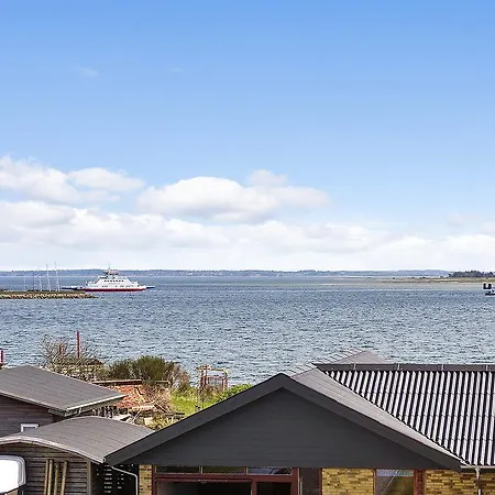 度假居 Two-bedroom Holiday In *